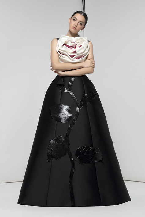 Sleeveless Mesic Gown