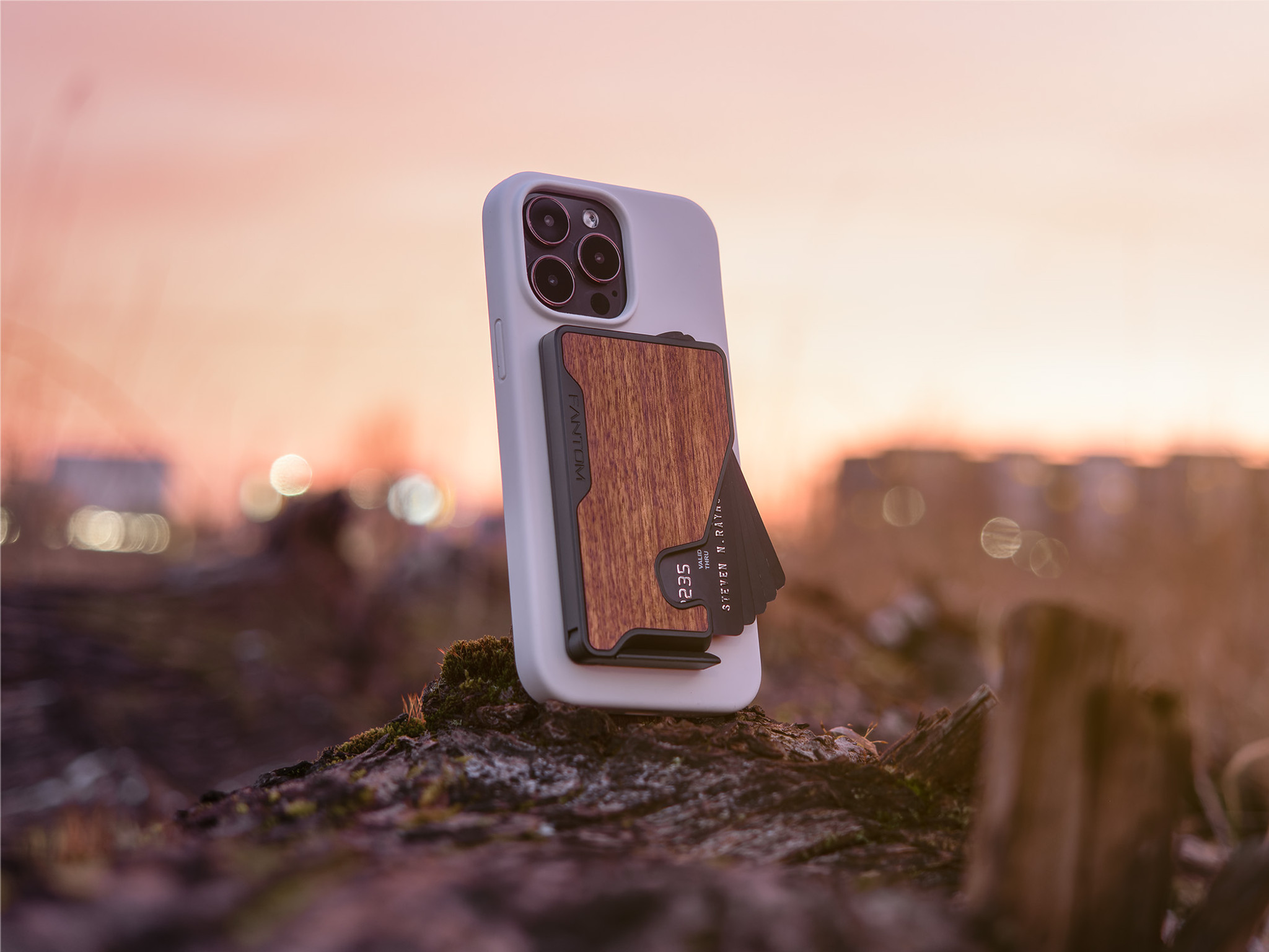 Mous Limitless 3.0 Walnut Case review: High-end style meets rugged  protection
