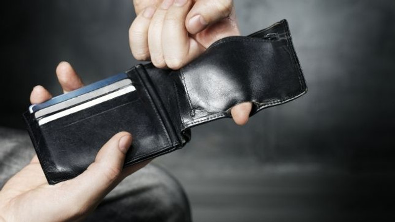 Top Signs You Need a New Wallet