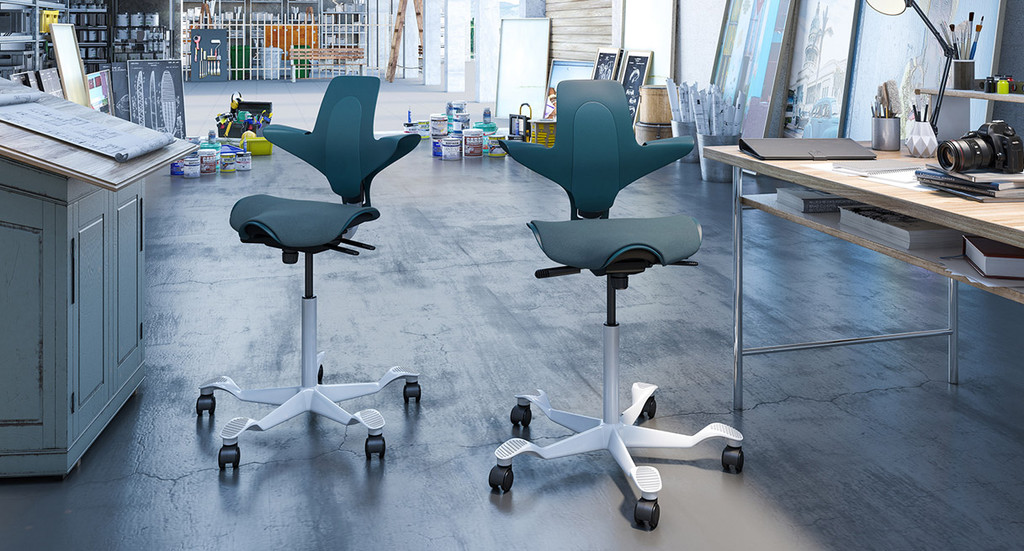 Capisco Puls Chair by HÅG | UPLIFT Desk