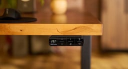 Save up to four sitting and standing heights and switch between them with a single touch