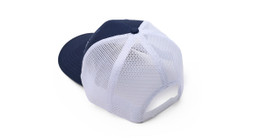 Mesh mid- and rear-panels provide extra ventilation