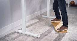 Stay in motion without compromising posture. The V3 XT Kit keeps the desk at the right height while moving on the Motion-X Board