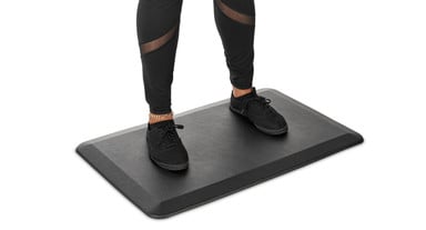 With a size of 32" x 20", the mat gives you ample room to move or shift as you work