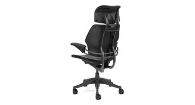 Extra motion of the backrest during recline automatically adjusts to the changing needs of the spine