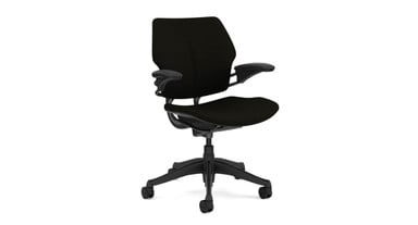 The armrests of the Humanscale Freedom feature a natural lift and release action for immediate repositioning without buttons or locks