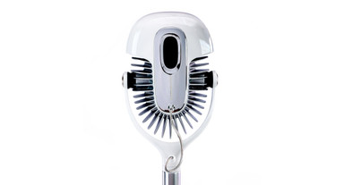 A series of heat-dispersing metal fins keep the lamp cool to the touch, allowing the LED to operate at maximum brightness