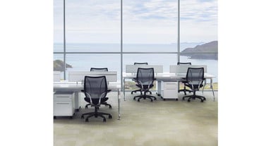 Regardless of size or weight, self-adjusting recline mechanism automatically provides the optimum amount of support