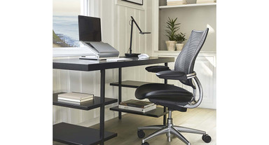  Liberty Ocean's waterfall edge helps ease pressure points and distribute weight. Contoured seat cushions precisely mimic the contours of the body