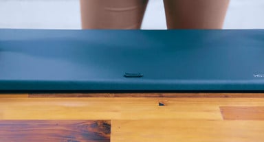 Slim design: less than 1 inch when closed