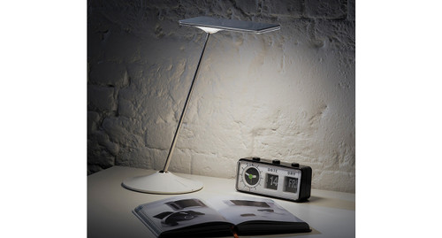 Innovative Thin Film Technology produces an ultra-wide footprint of warm, glare-free 300K LED light that casts only one shadow