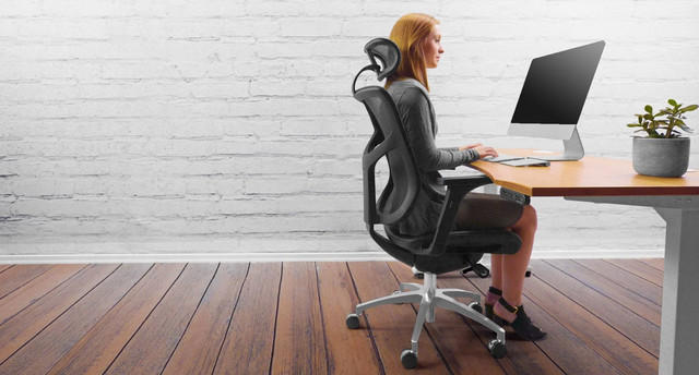 J3 Ergonomic Chair UPLIFT Desk