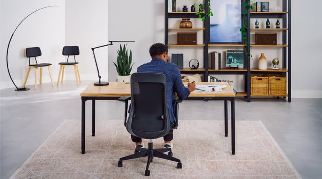 The three-posture workspace | UPLIFT Desk