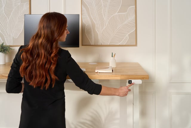 How Memory Presets Keep Your Standing Desk Ergonomically Perfect | UPLIFT Desk
