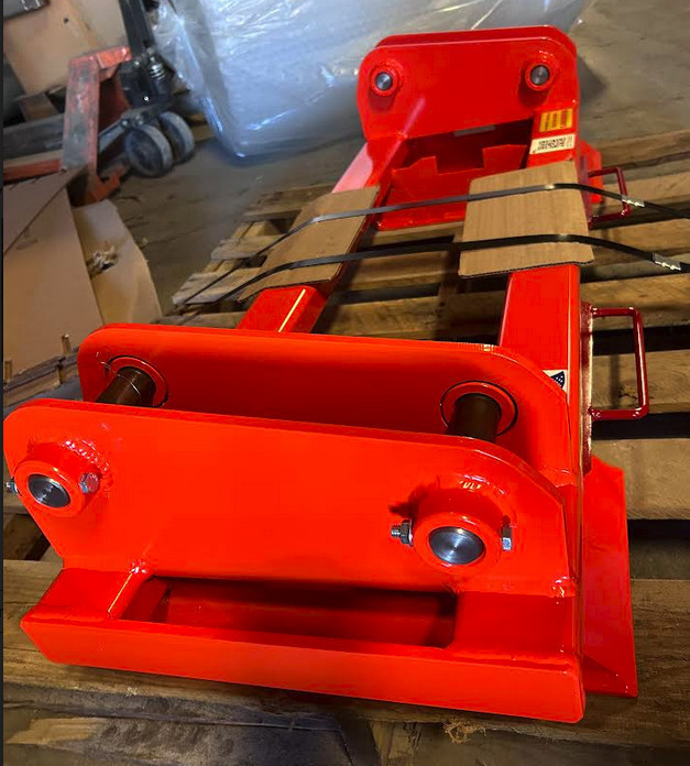 lady　1001 Kubota LA950A, LA1001, LA1002 & LA1150A to Skid Steer Adapter