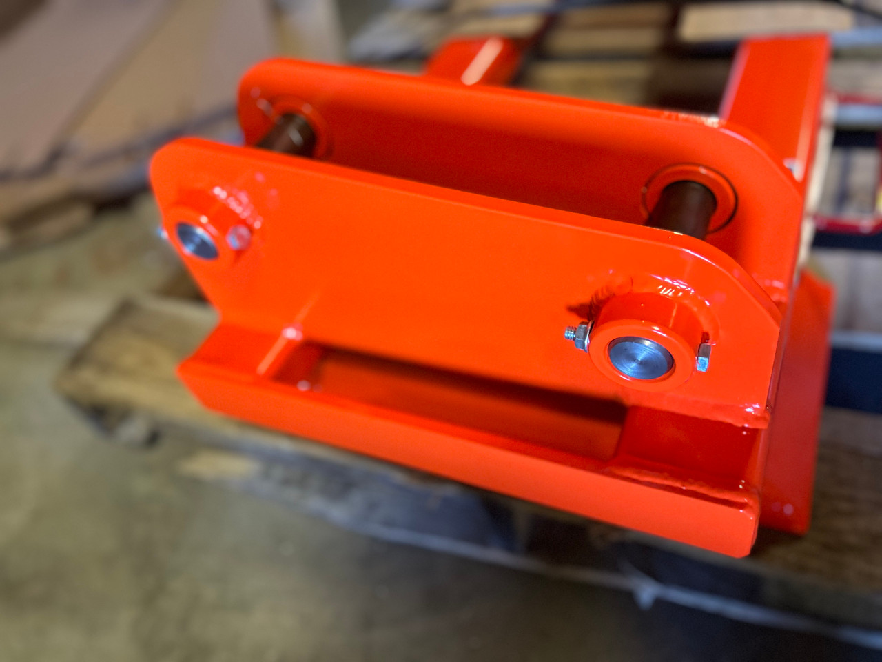 PIN ON KUBOTA 1001 & 1002 TO SKID STEER