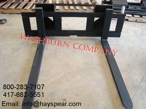 48" Pallet Forks Fit John Deere 675B and NH 555 4000lb. Fits most standardized JD 675B and New Holland 555 implements
Pallet Forks are ITA Rail style, 48" long
Pallet forks are rated at 4000#
Fits on to John Deere 675B and NH 555 Skid Steers
Class 2 top and bottom rails for maximum efficiency