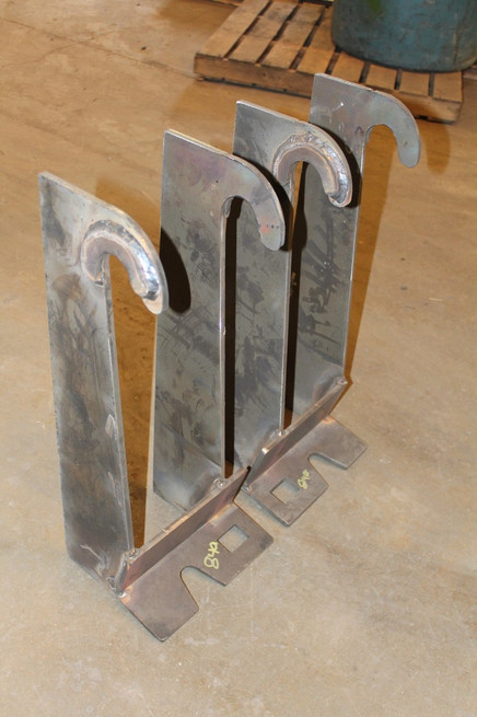 Made to fit John Deere 840 series
Perfect brackets to build your own adapter