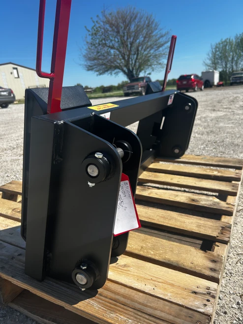 great bend ML265 or great bend 330 to universal skid steer. Washburn company has perfected this factory great bend ML265 to the most widely accepted universal skid steer adapter. Great bend 330 is a standard build with 3/8" brackets and 1" pins. Washburn Company makes a wide variety of great bends and other manufactures like John Deere, Kubota, Case, Tellehandler, etc. Give us a call to get your great bend started today! 800/283-7107