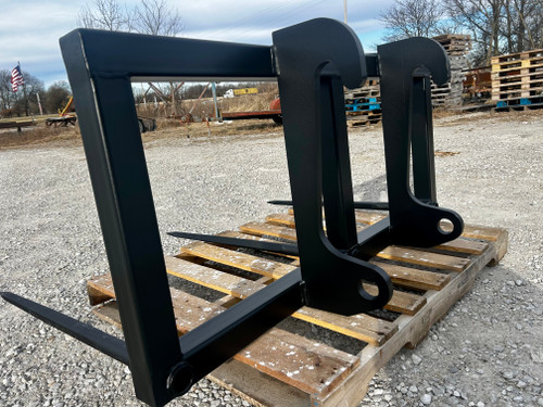 JRB 4 SPEAR ON 6' FRAME, MOVES 2 ROUND BALES AT A TIME, HAY BALE STACKER CAN EASILY MOVE 2 BALES AT THE SAME TIME OR STACK SQUARE BALES. WASHBURN COMPANY IS A CUSTOM FAB SHOP SO CONTACT US FOR ALL YOUR NEEDS. JRB 2 spear, 3 spear, 4 spear or 6 spear we do it all. Make any tractor conversion a spear unit, move hay easily 1 bale or multiple bales. 