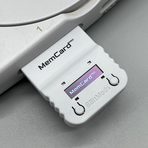 MemCard PRO GC for GameCube (Frost White)