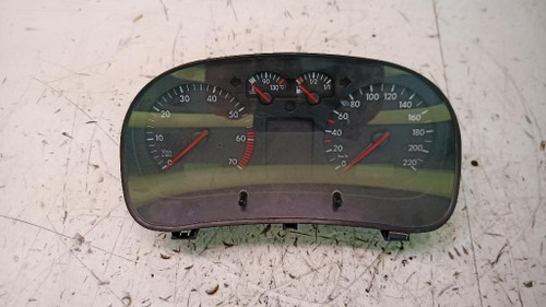 VOLKSWAGEN GOLF «IV» (1998) ALLESTIMENTI INTERNI QUADRO STRUMENTI USATO Da 2001 A 2001 [[230250]]
