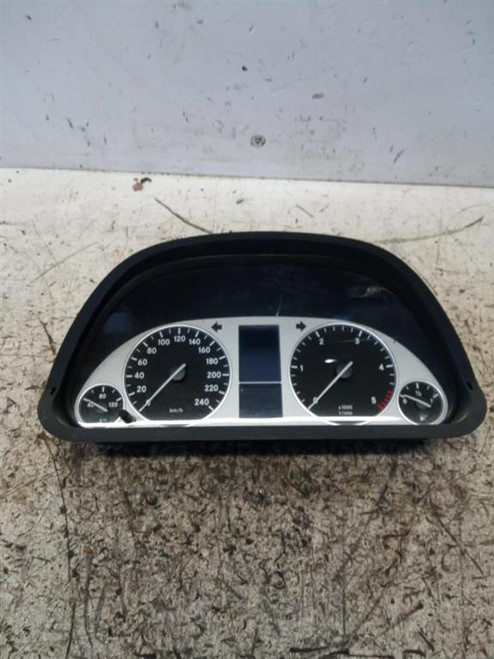 MERCEDES CLASSE B «W245» (2009) ALLESTIMENTI INTERNI QUADRO STRUMENTI USATO Da 2008 A 2011 [[224198]]