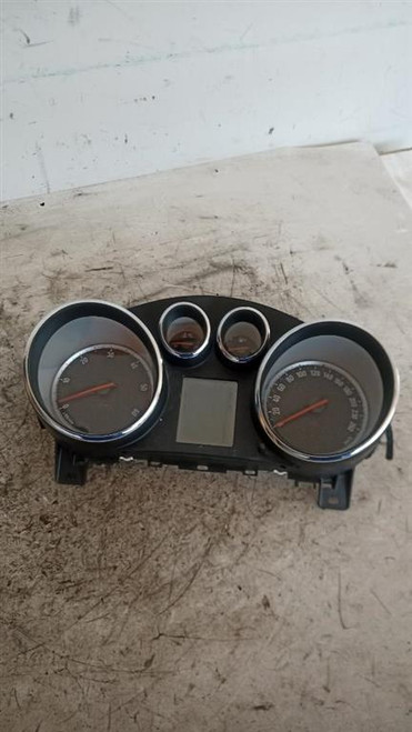 OPEL ASTRA «J» (2010) ALLESTIMENTI INTERNI QUADRO STRUMENTI USATO Da 2009 A 2012 [[215897]]