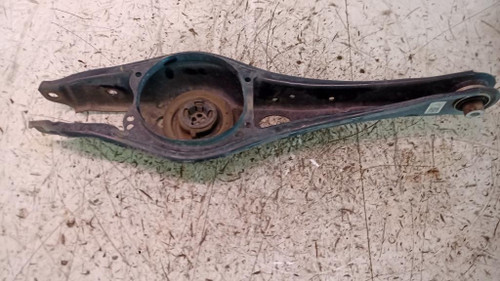 VOLKSWAGEN T-ROC «A11»  (2017) ASSALE BRACCIO OSCILLANTE INF. POST. DX. USATO Da 2017 in poi [[237744]]