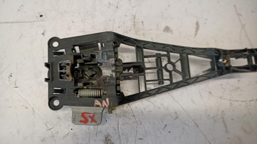 OPEL CORSA «D» (2007) LAMIERATI ESTERNI SUPPORTO MANIGLIA ESTERNA ANT. SX. USATO Da 2006 A 2010 [[236380]]