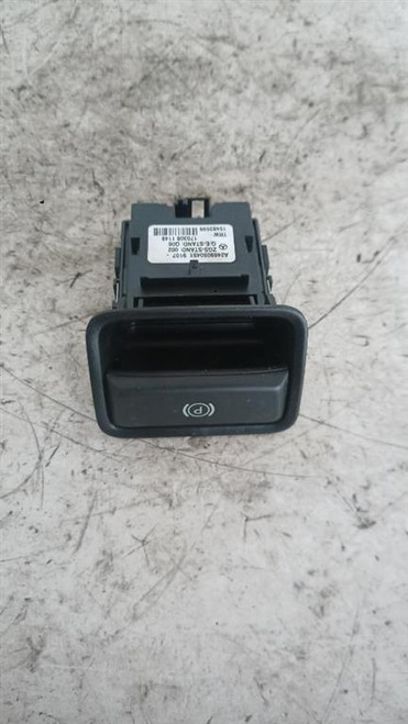 MERCEDES CLASSE A «W176» (2015) IMPIANTO ELETTRICO INTERRUTTORE FRENO A MANO USATO Da 2015 in poi [[214409]]