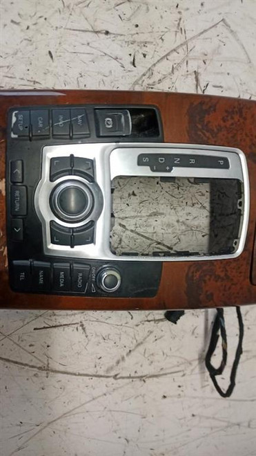 AUDI A6 «4F5» AVANT (2005) ALLESTIMENTI INTERNI CONSOLE CENTRALE USATO [[237661]]