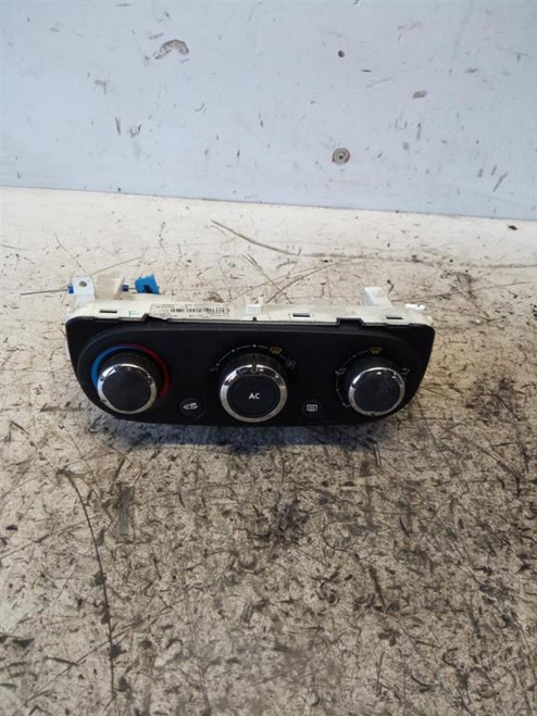 RENAULT CLIO «IV» (2013) ALLESTIMENTI INTERNI MODULO COMANDO RISCALDAMENTO / CLIMA USATO Da 2012 A 2016 [[222669]]