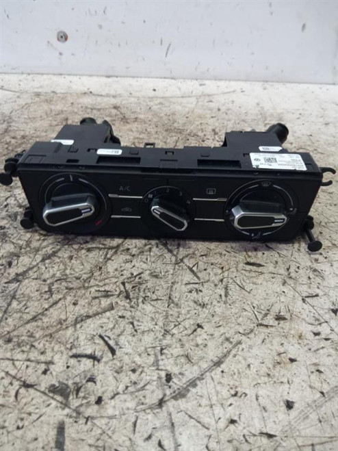 VOLKSWAGEN T-CROSS (2019) ALLESTIMENTI INTERNI MODULO COMANDO RISCALDAMENTO / CLIMA USATO Da 2020 in poi [[222099]]