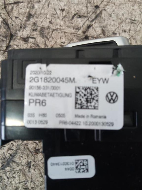 VOLKSWAGEN T-CROSS (2019) ALLESTIMENTI INTERNI MODULO COMANDO RISCALDAMENTO / CLIMA USATO Da 2020 in poi [[222099]]