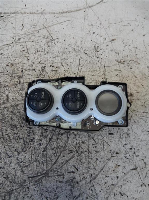 TOYOTA YARIS «IV» (2012) ALLESTIMENTI INTERNI MODULO COMANDO RISCALDAMENTO / CLIMA USATO Da 2011 A 2014 [[221234]]