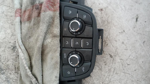 OPEL ASTRA «J» (2010) ALLESTIMENTI INTERNI MODULO COMANDO RISCALDAMENTO / CLIMA USATO Da 2009 A 2012 [[215904]]