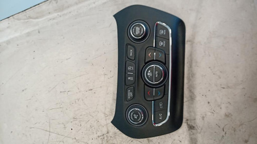 JEEP CHEROKEE «V» (2014) ALLESTIMENTI INTERNI MODULO COMANDO RISCALDAMENTO / CLIMA USATO Da 2015 A 2018 [[214138]]