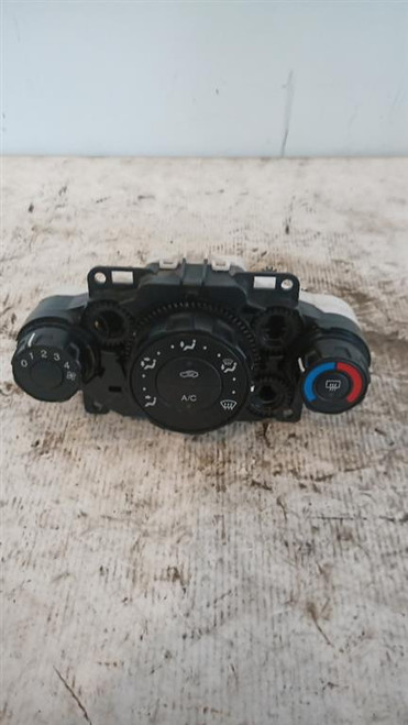 FORD FIESTA «VI» (2008) ALLESTIMENTI INTERNI MODULO COMANDO RISCALDAMENTO / CLIMA USATO Da 2010 A 2012 [[89318]]