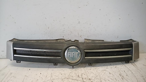 FIAT PANDA «II» (2004) LAMIERATI ESTERNI GRIGLIA RADIATORE USATO Da 2003 A 2009 [[238677]]