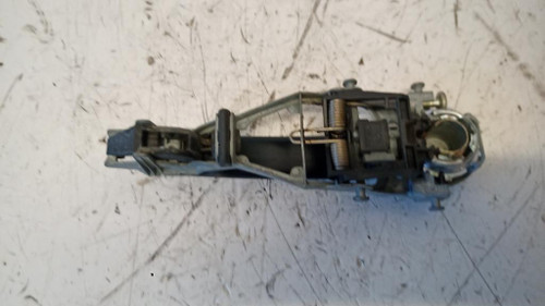 VOLKSWAGEN GOLF «V» (2004) LAMIERATI ESTERNI SUPPORTO MANIGLIA ESTERNA ANT. DX. USATO Da 2003 A 2008 [[236929]]