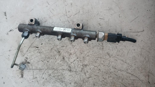 PEUGEOT 208 «I» (2015) SCARICO E INIEZIONE DISTRIBUTORE CARBURANTE (FLAUTO) USATO [[215533]]