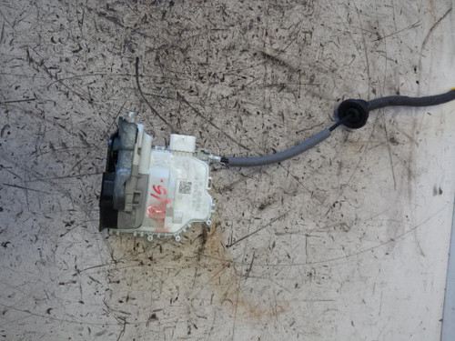 AUDI A4 «8W5» AVANT (2015) LAMIERATI ESTERNI SERRATURA PORTA POST. SX. USATO Da 2015 A 2019 [[220313]]