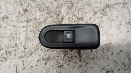 DACIA DUSTER «I» (2014) IMPIANTO ELETTRICO INTERRUTTORE ALZACRISTALLI POST. SX. USATO Da 2017 A 2021 [[239160]]