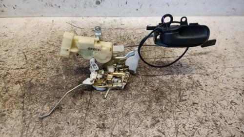 TOYOTA YARIS (FRANCE ) «I» (2002) LAMIERATI ESTERNI SERRATURA PORTA ANT. SX. USATO Da 2002 A 2005 [[228822]]