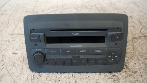FIAT PANDA «II» (2009) ALLESTIMENTI INTERNI UNITÀ AUTORADIO USATO Da 2009 A 2010 [[239754]]