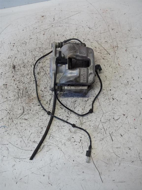 MERCEDES CLASSE A «W176» (2015) IMPIANTO FRENANTE PINZA FRENO ANT. DX. USATO Da 2015 in poi [[219419]]