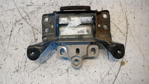 VOLKSWAGEN T-ROC «A11»  (2017) MOTORE SUPPORTO GOMMA MOTORE (LATO CAMBIO) SX. USATO Da 2017 in poi [[237723]]