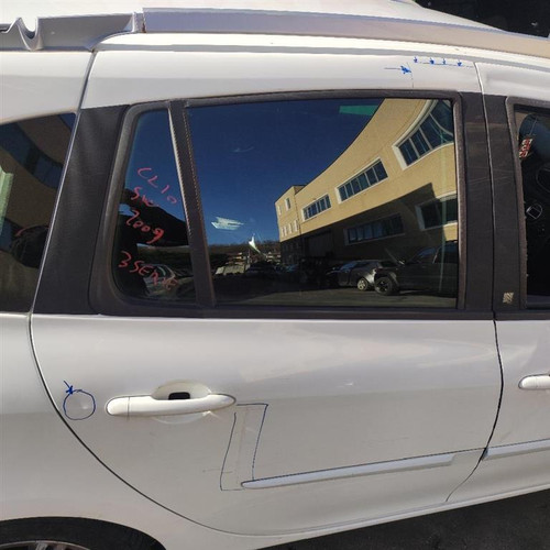 RENAULT CLIO «III» SW (2006) LAMIERATI ESTERNI PORTA POST. DX. USATO Da 2007 in poi [[243260]]