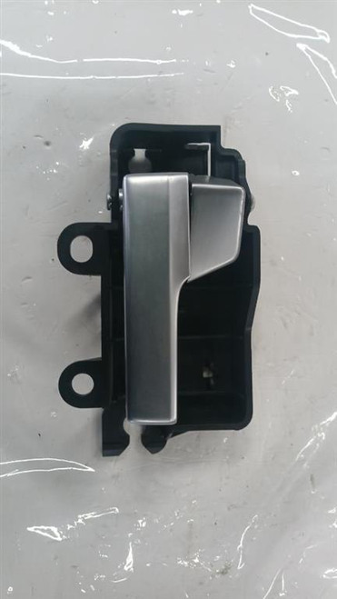 FORD FOCUS «II» (2005) ALLESTIMENTI INTERNI MANIGLIA PORTA INT. ANT. SX. USATO Da 2004 A 2007 [[246095]]